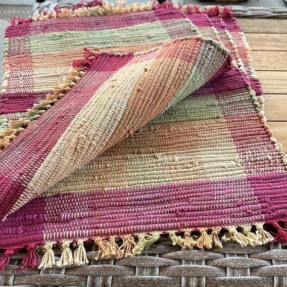 Homegoods Weaved Striped Placemats Decor (4) - Picture 2 of 4